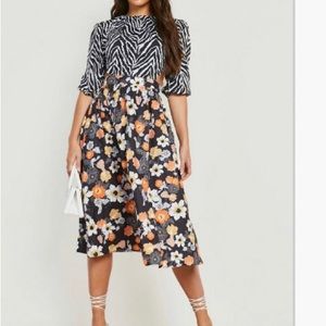 Summer dress with two side cuts